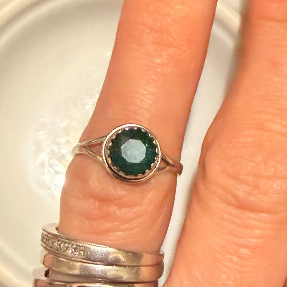 925 Sterling Silver Ring with natural Emerald Green Stone sz 6 1/2 - Picture 10 of 16